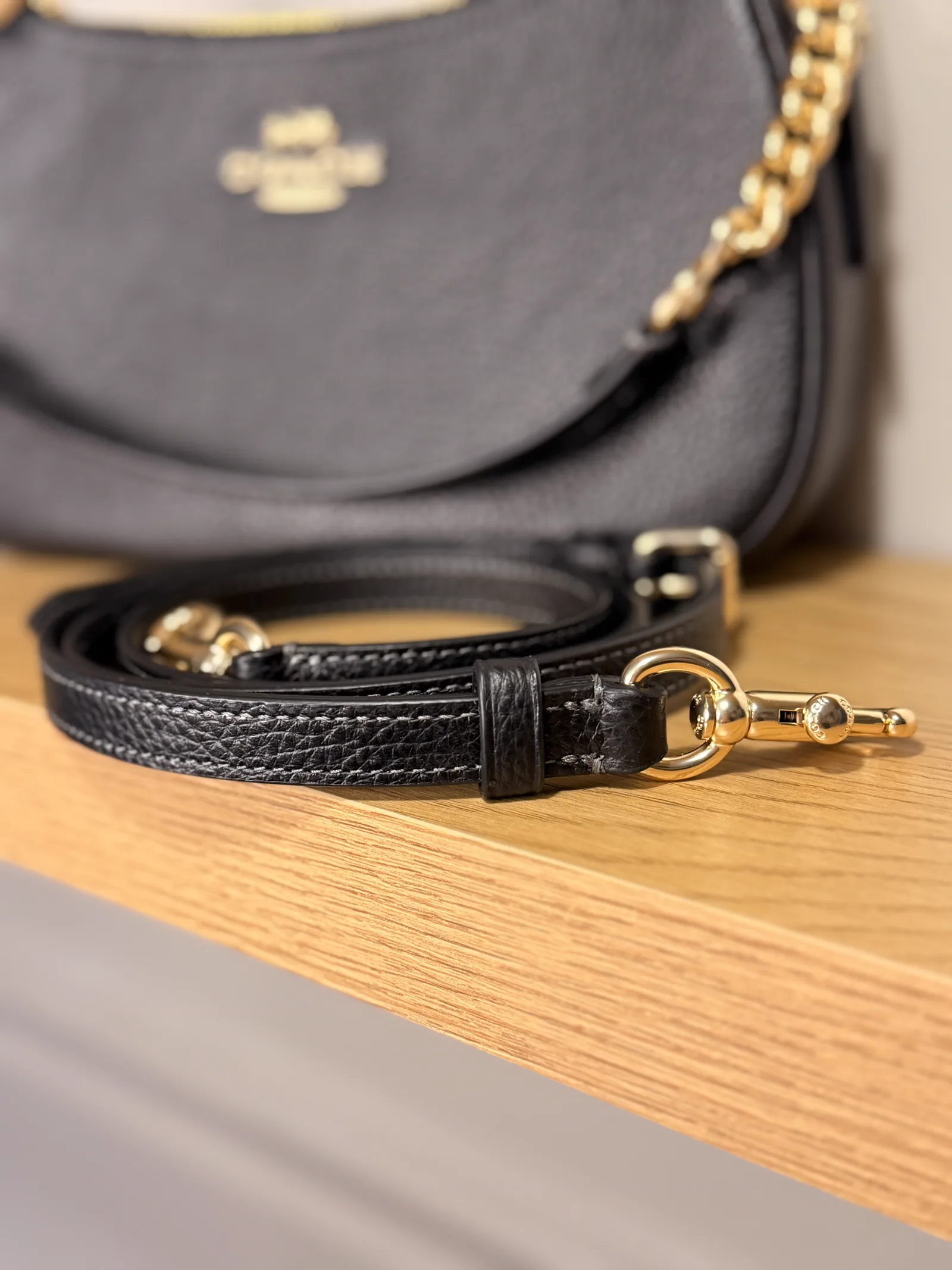 Coach Tery Shoulder Bag - Imagen 4